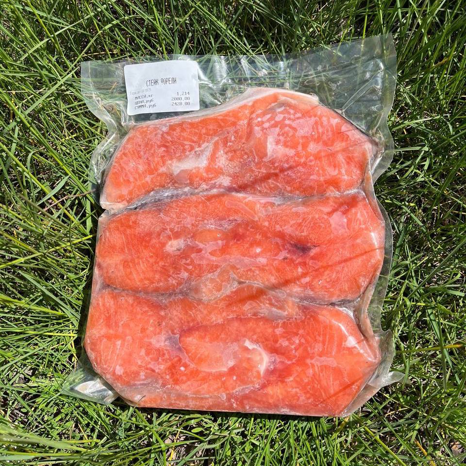 Стейки форели мороженые, вес упаковки 1-1,3 кг