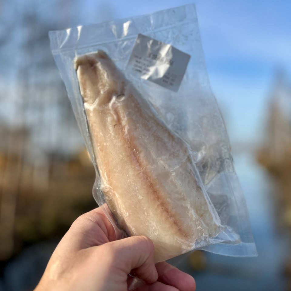 Угольная рыба/филе на коже мороженое